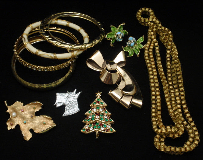 Collecting Costume Jewelry: A Guide for Beginners