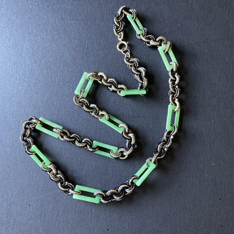 Art Deco Green and Black Glass Necklace Vintage