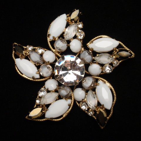 Lovely Vintage Gold Tone Clear Rhinestone Star Brooch Pin